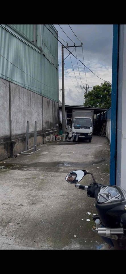 Bán nhanh Kho 900m2 Full thổ MT DT826 Gần KCN Cầu Tràm