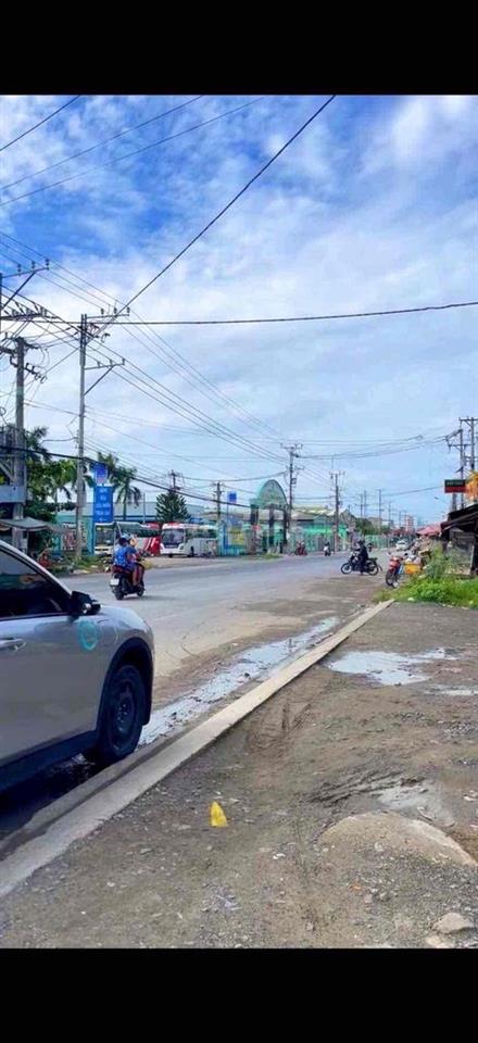 Bán nhanh Kho 900m2 Full thổ MT DT826 Gần KCN Cầu Tràm