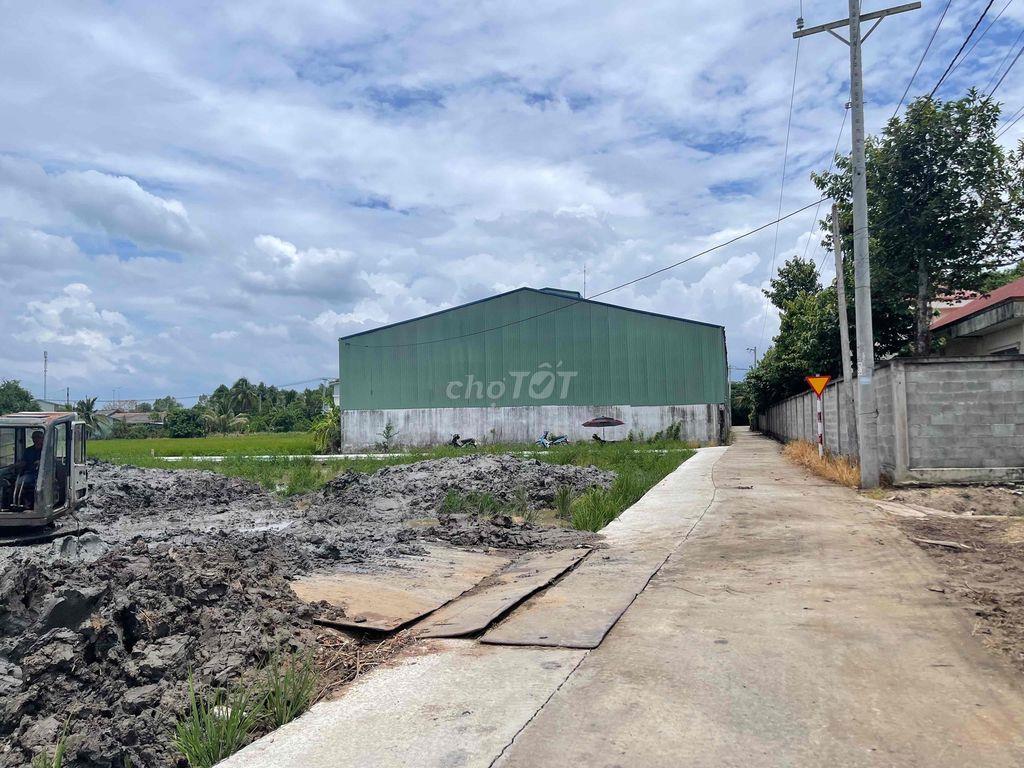 Đất thổ hai mặt tiền 6x26,6m thổ bán 570tr, Tân Trụ, Long An