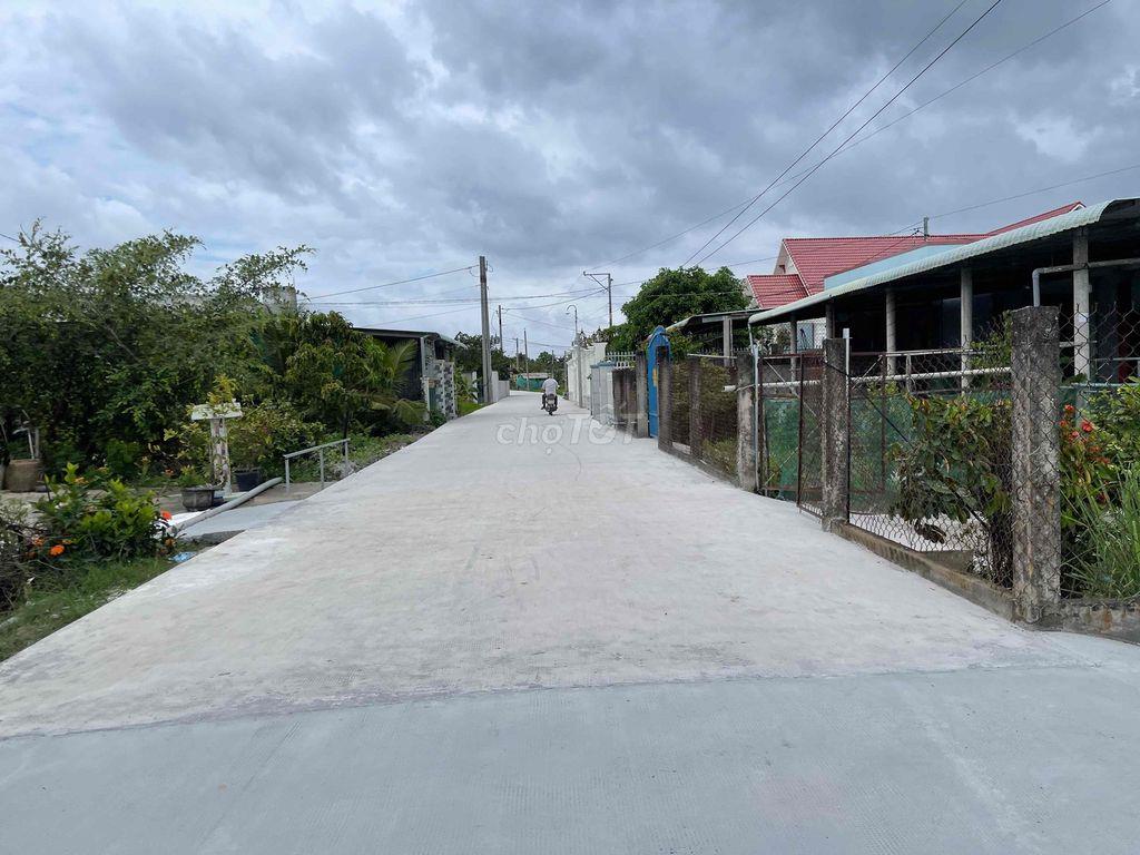 Bán đất 19x47m có 150m2 thổ cư Giá 1.6 tỷ, Long An