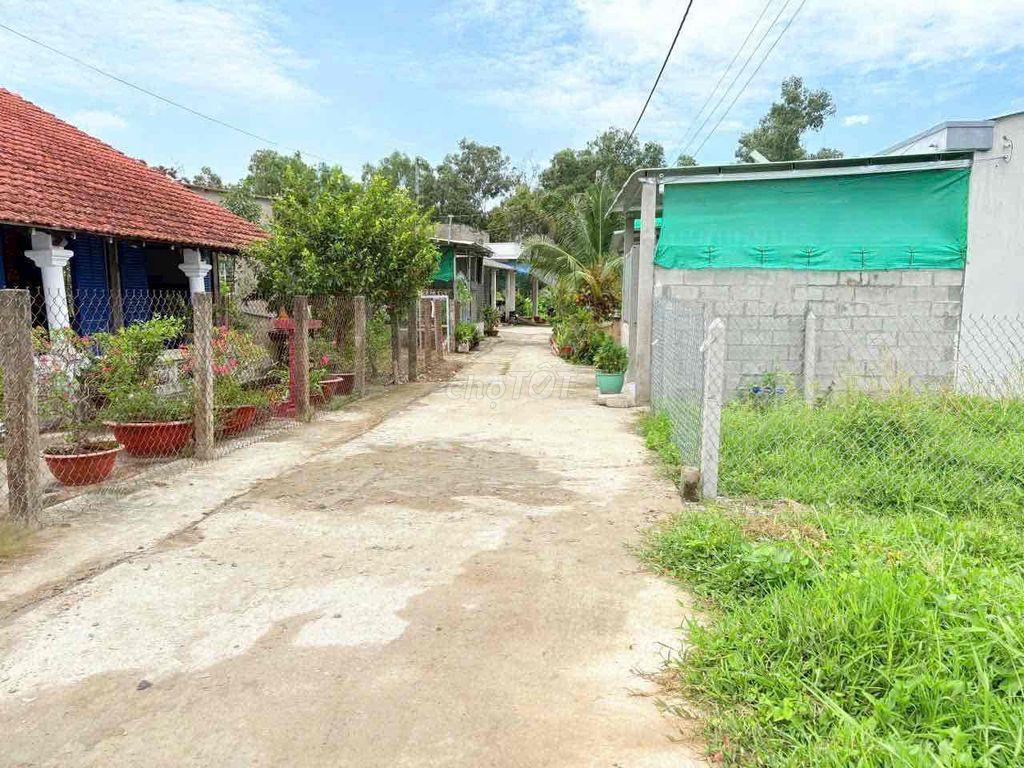 Đất thổ gần Ql 1A, KCN 113,5m2 chỉ 450tr Tân Trụ, Long An