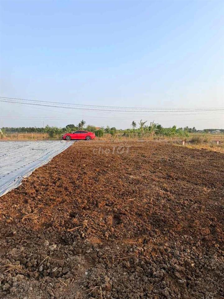 Đất mặt tiền nhựa 135,4m2 xả giá còn 890tr Nhựt Chánh, Bến Lức