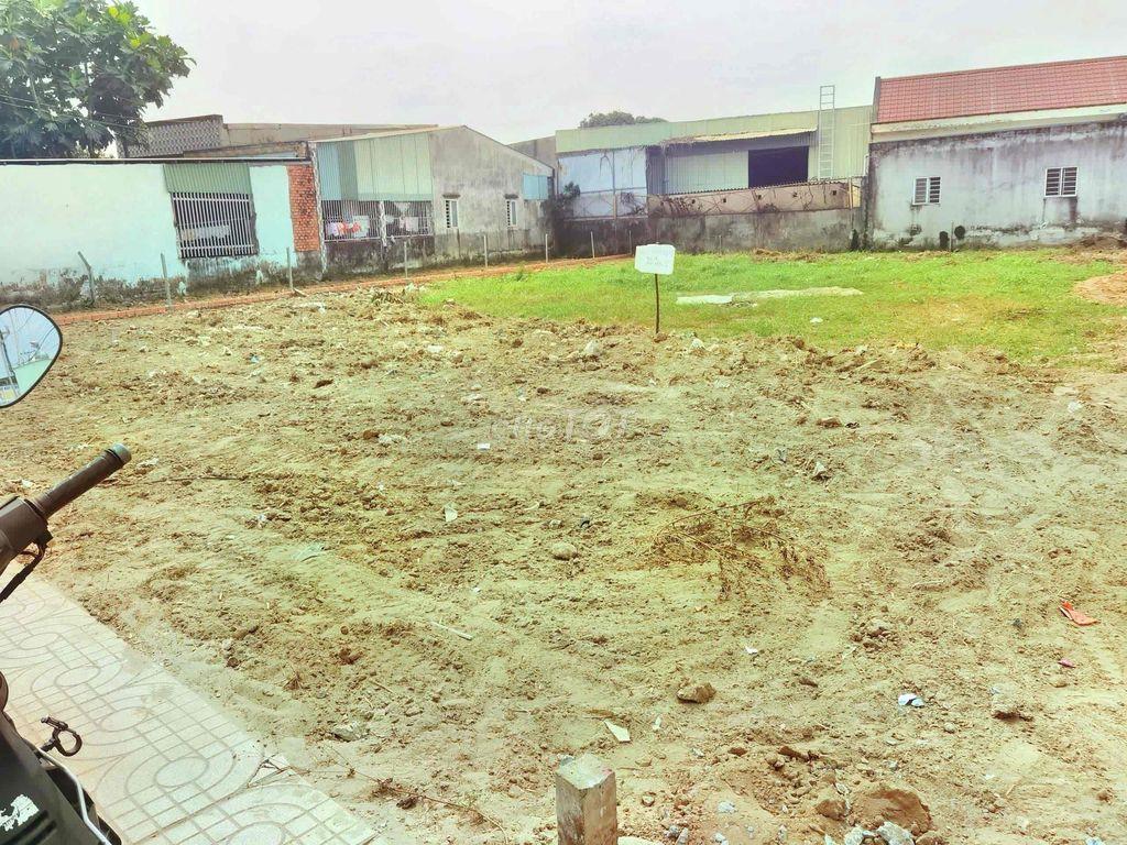 Bán đất mặt tiền