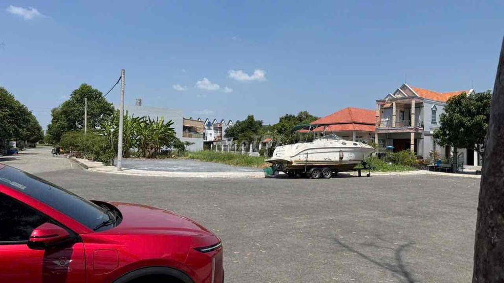 BÁN ĐẤT MẶT TIỀN BỜ SÔNG CẦN GIUỘC LONG AN