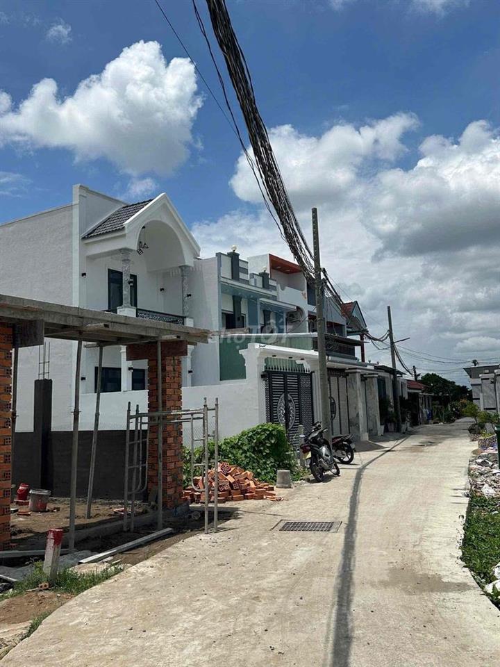 Đất gần Vòng Xoay Tân Kim dt 85m2 full thổ cư shr giá 979tr bớt lộc