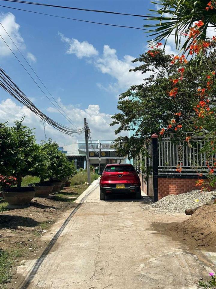 Đất nền ngay Ủy Ban Mỹ Lộc