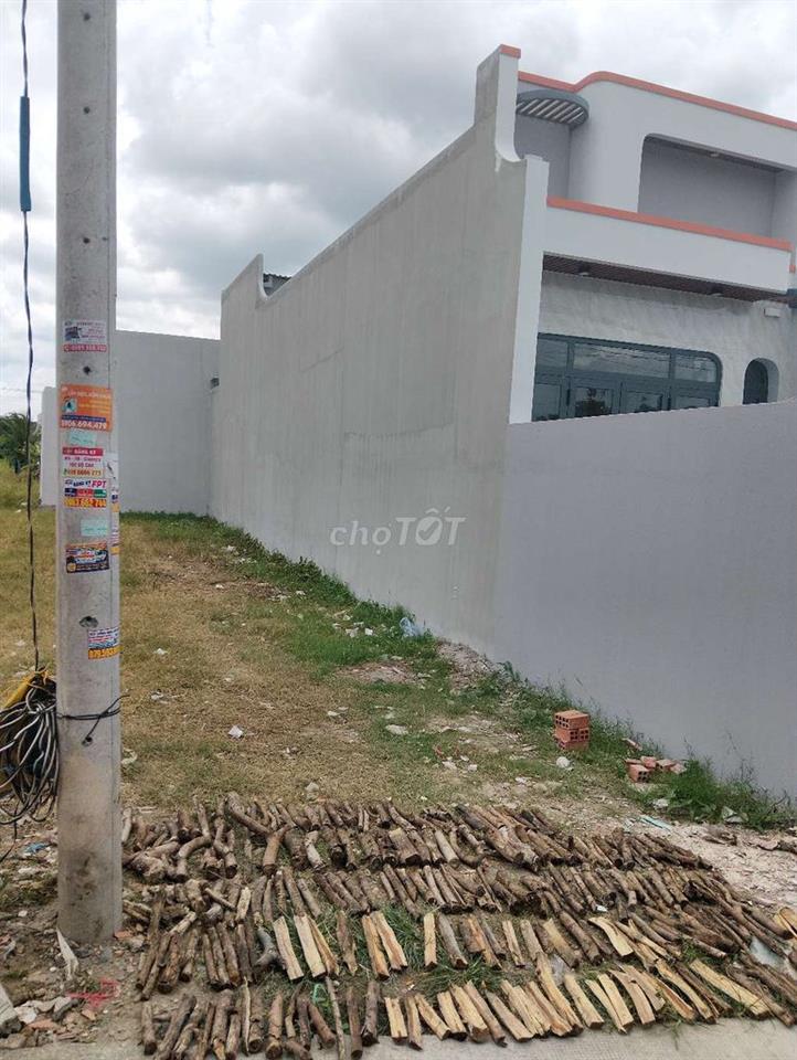 Chủ ngộp bán nhanh, Đất nở hậu ngay DT 835.