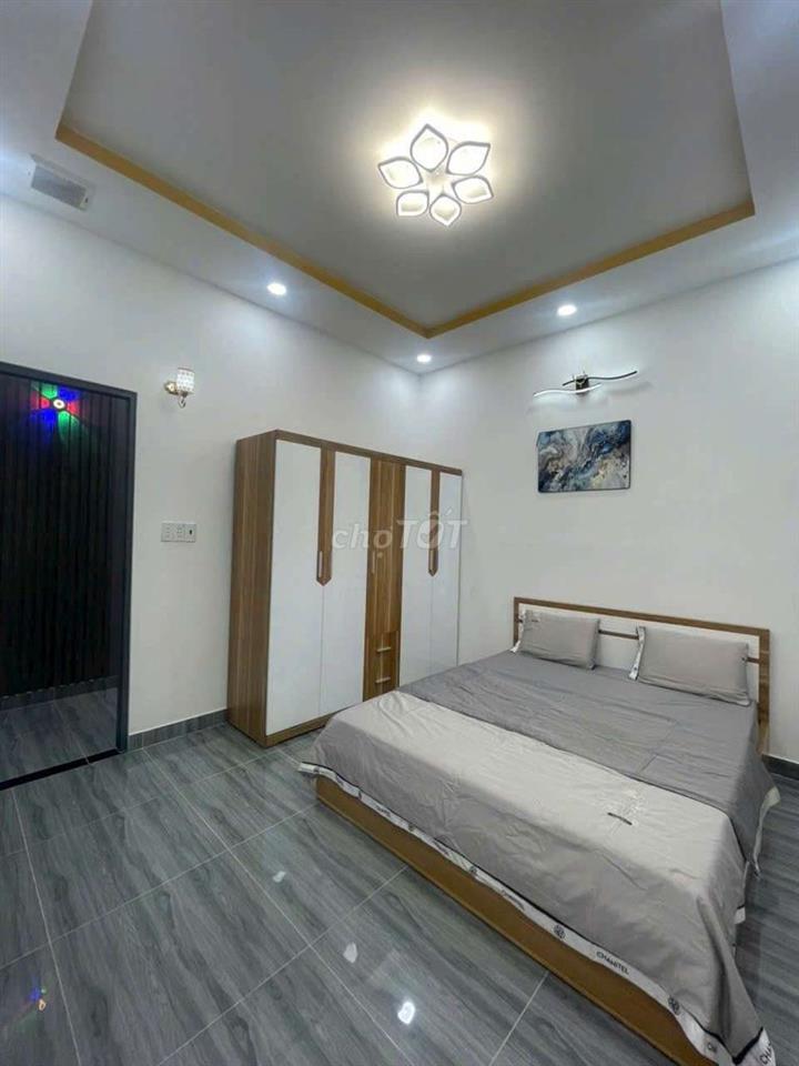 Bán nhà mới xây dựng