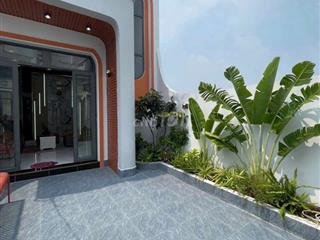 Bán nhà mới xây dựng