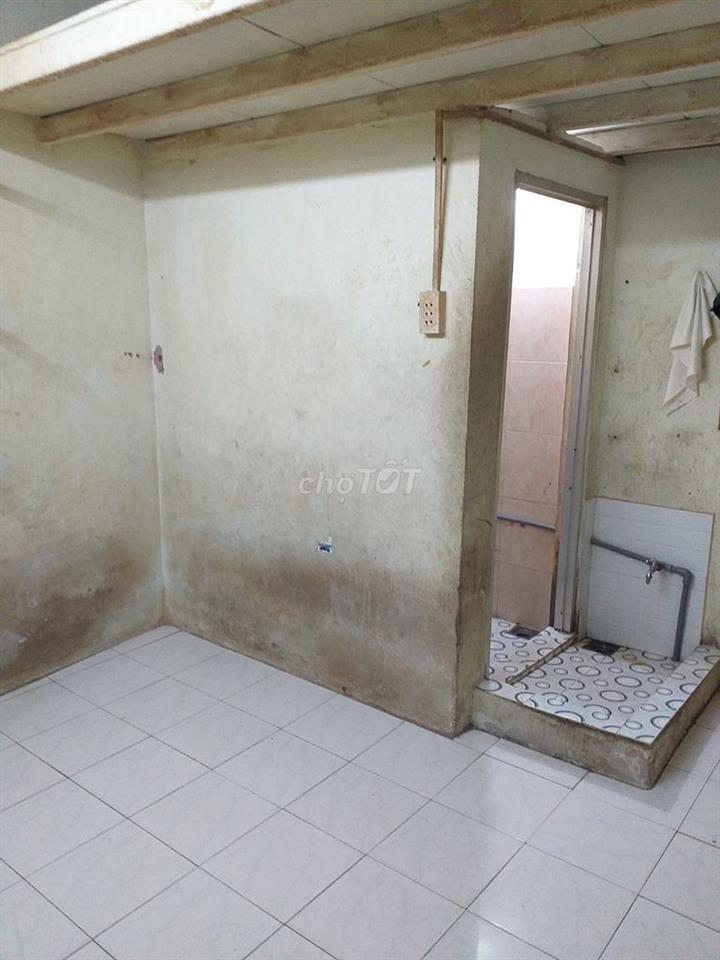 Phòng HL2 giá rẻ,gác,toilet riêng,giờ tự do,gần chợ, ưu tiên nam