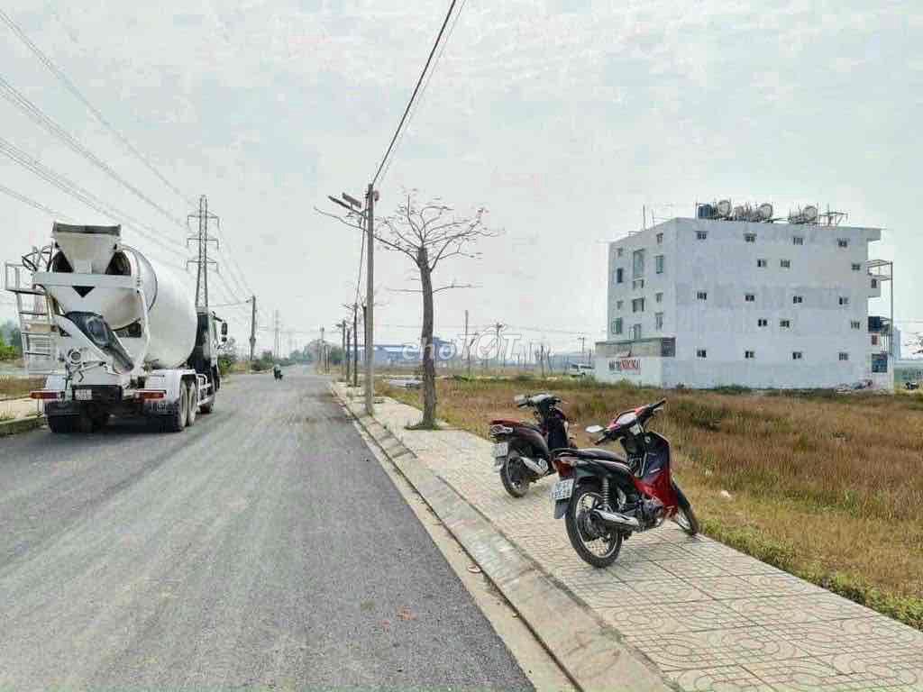 Bán nền A2-24 Vistsland 5x18 Mt view kênh Thầy Cai