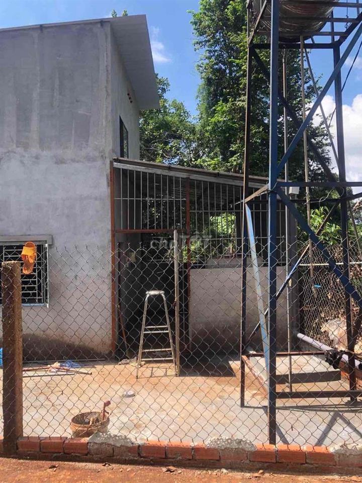 Cần bán nhà + đất dt 850m2 (400 thổ cư) 1 mặt nhựa chính, 2 mặt bêtông