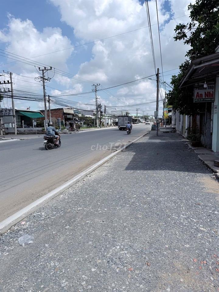 Bán đất mặt tiền đường 835