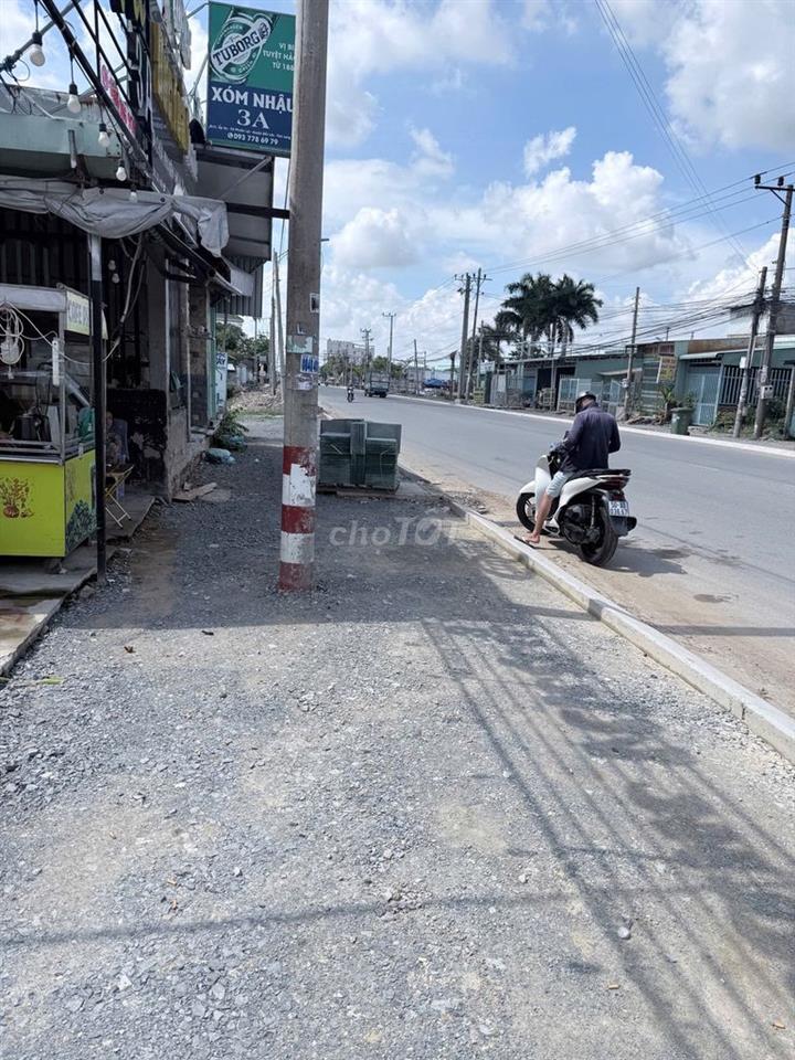 Bán đất mặt tiền đường 835