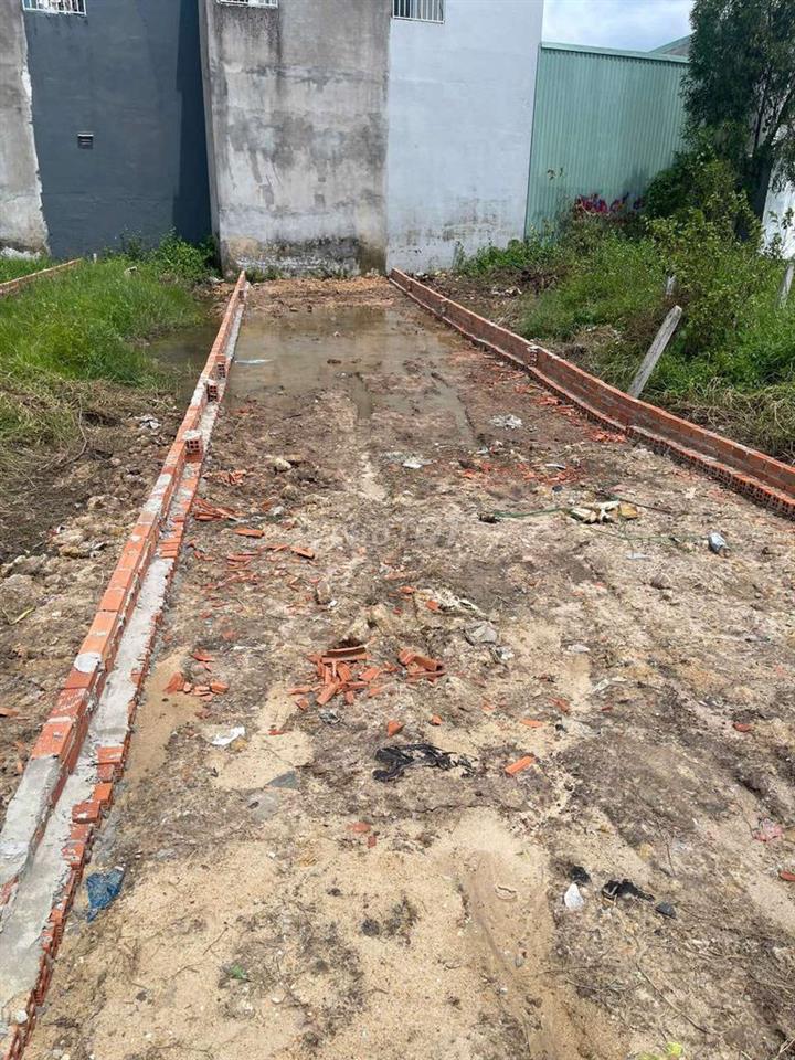 Cần bán gấp lô đất giáp Hóc Môn gần Ngã 3 Mỹ Hạnh