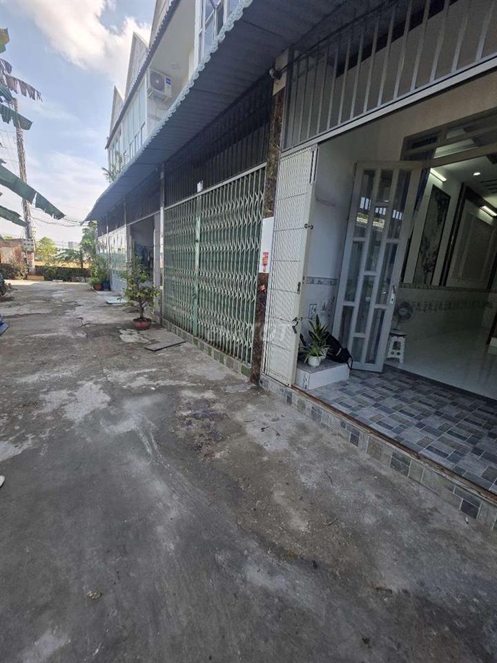 Bán gấp nhà giáp Hóc Môn gần Ngã Ba Mỹ Hạnh
