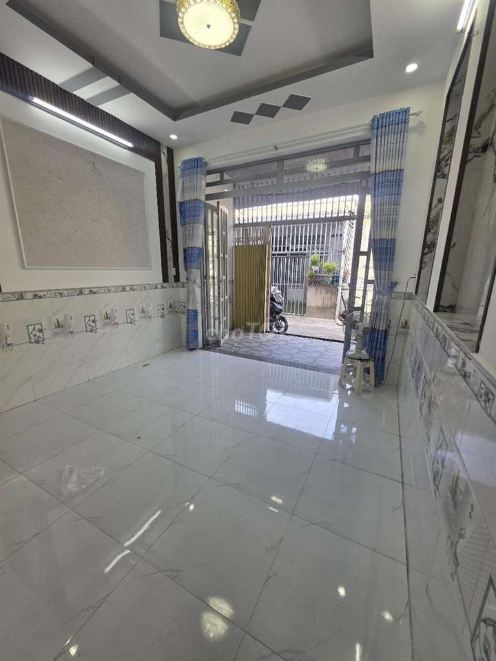 Bán gấp nhà giáp Hóc Môn gần Ngã Ba Mỹ Hạnh