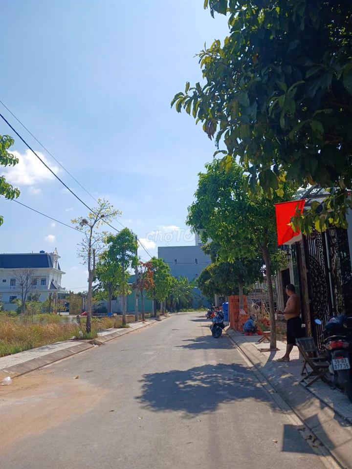 Chính chủ kẹt tiền cần bán lô đất mua để xây nhà ngay KS Minh Quân 4