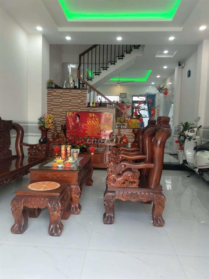 Bán nhà mặt tiền đường Nguyễn Thị Sáng