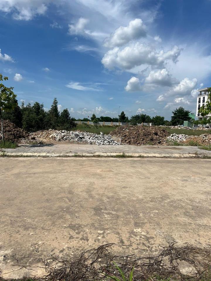 chính chủ bán nhanh lô đất 1,790 tỷ thương lượng 5x21  cv tân đô 