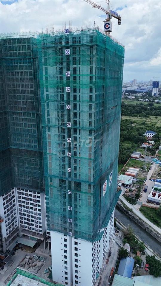 Bán căn hộ chuẩn bị nhận nhà metro c9 kề sân golf aemall lh Tuyết
