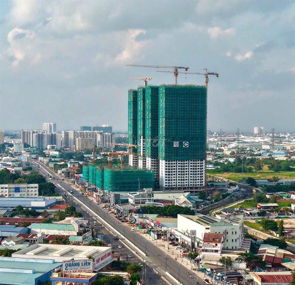 Bán căn hộ chuẩn bị nhận nhà metro c9 kề sân golf aemall lh Tuyết