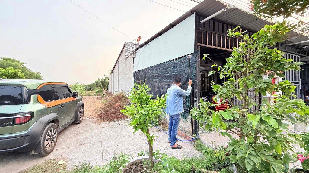 - Thổ cư 300m2, vườn, ao 600m2
