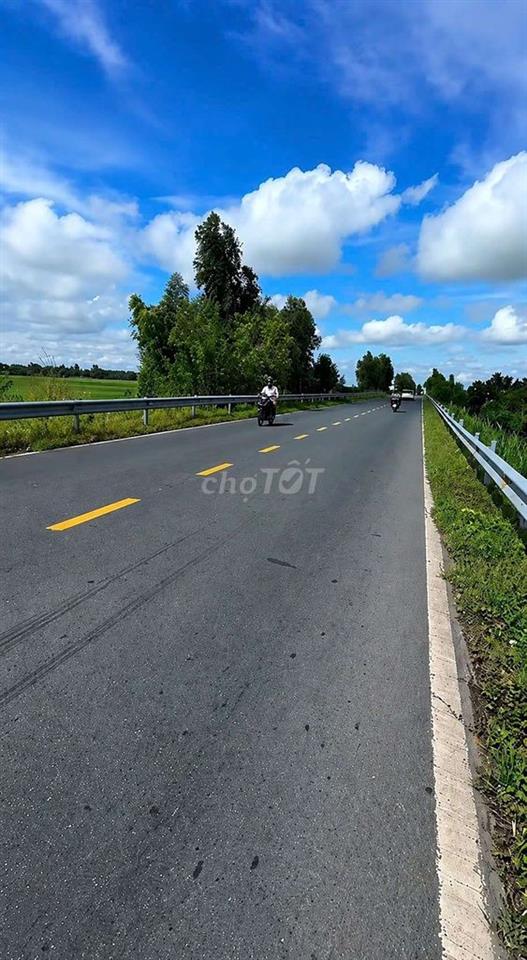 BÁN HƠN 1HA MẶT TIỀN QUỐC LỘ N2 – NGANG 52M – GẦN TRUNG TÂM TÂN THẠNH