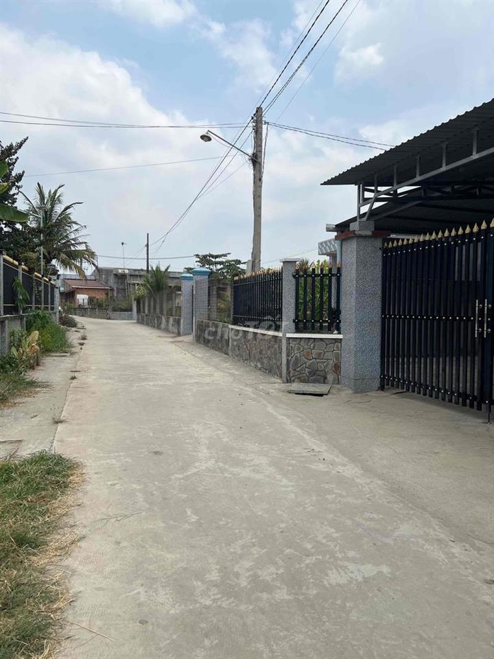 Bán đất thổ cư ngay trung tâm Hậu nghĩa Long An