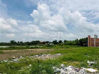 Bán đất chính chủ xung quanh full nhà
