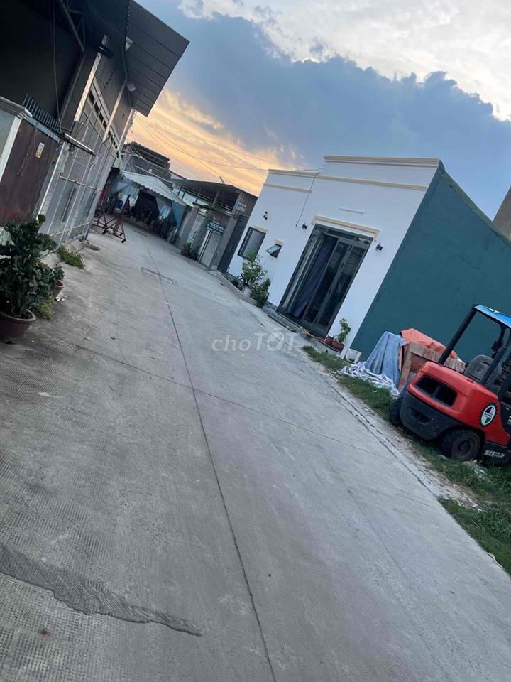 cần bán đất full thổ cư  khu dan cư hiện hữu
