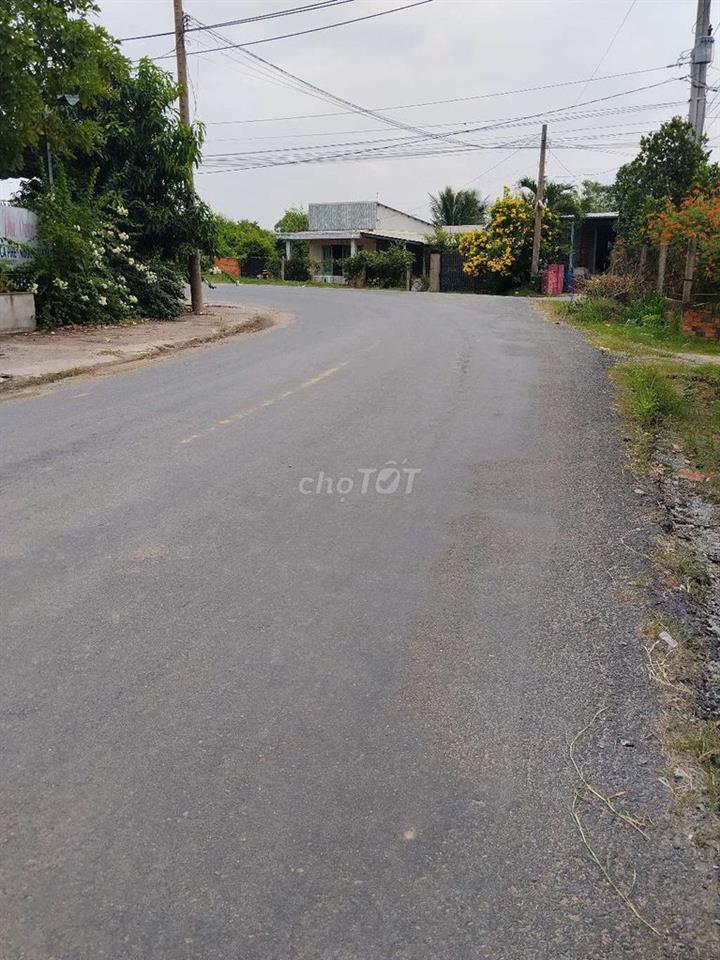Bán đất mặt tiền đường nhựa 8 m