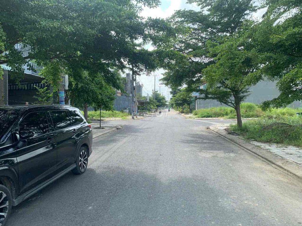 Kẹt Tiền Bán Nền Đất KDC Long Hoà, Ngay Chợ Rạch Kiếng SHR 64M2