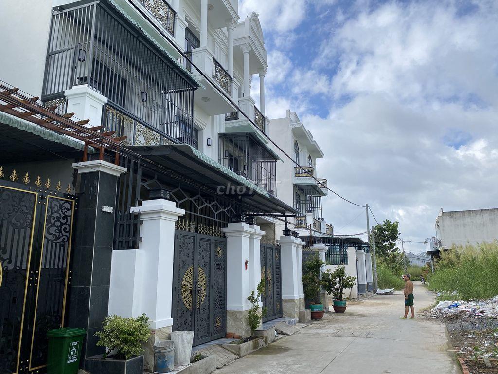 Đất thổ cư. Ngay quốc lộ 50