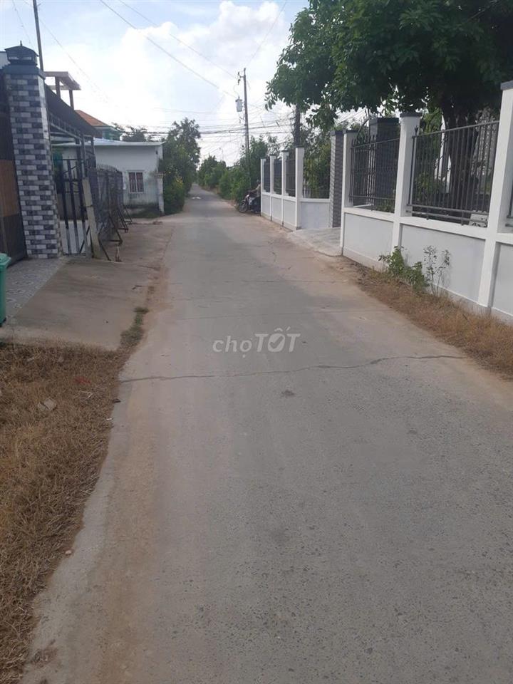 bán đất mặt tiền  ngay trung tâm cần giuộc