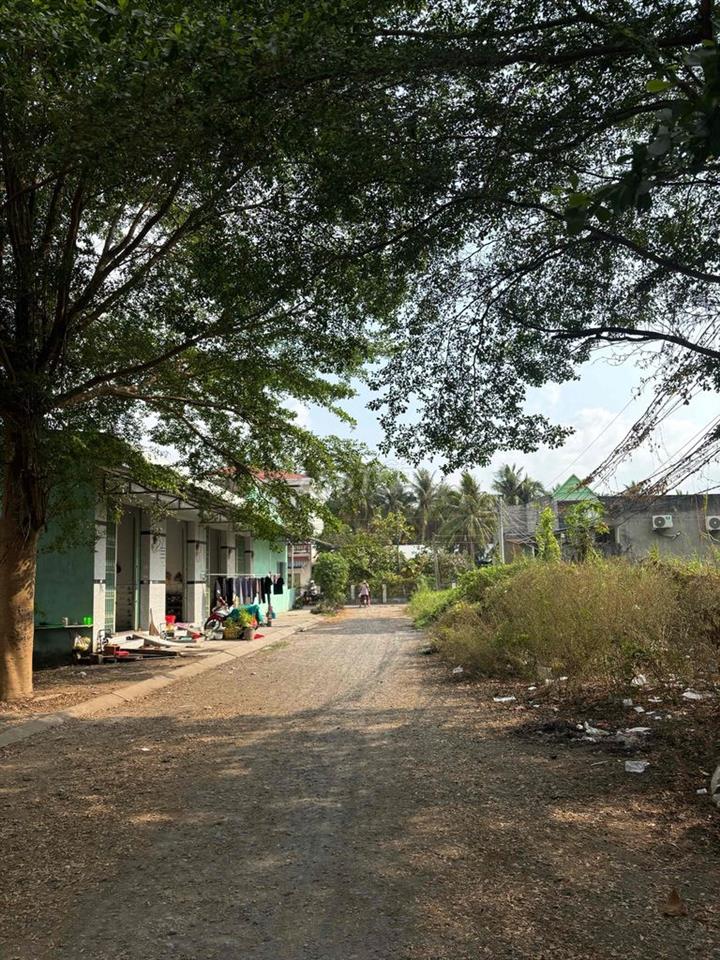 cần bán gấp lô đất Long Hoà, DT 67,7m², sổ sẵn