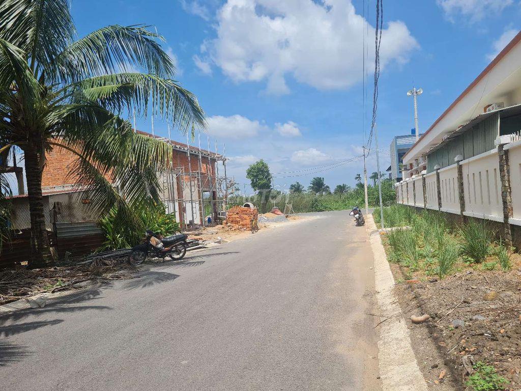 Bán đất KDC Tân Đức Chính chủ 125m2 thổ cư 100% đường nhựa 6m