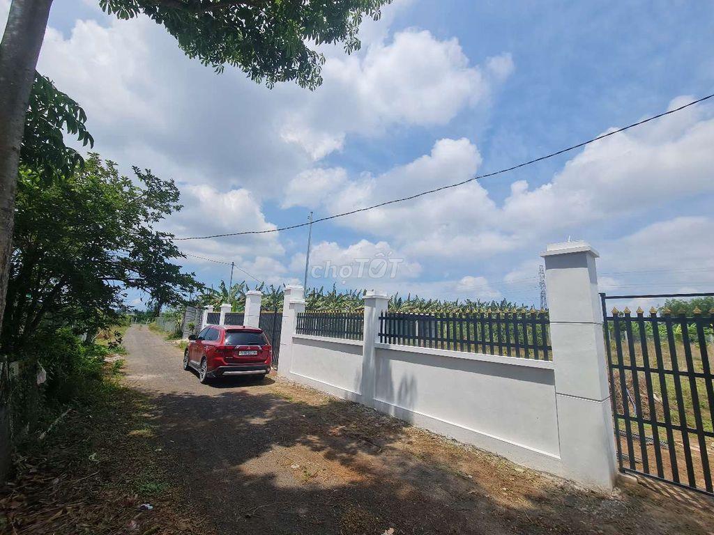 Bán 1000m2 sẵn 60m2 TC đất đỏ Tp.HCM chính chủ