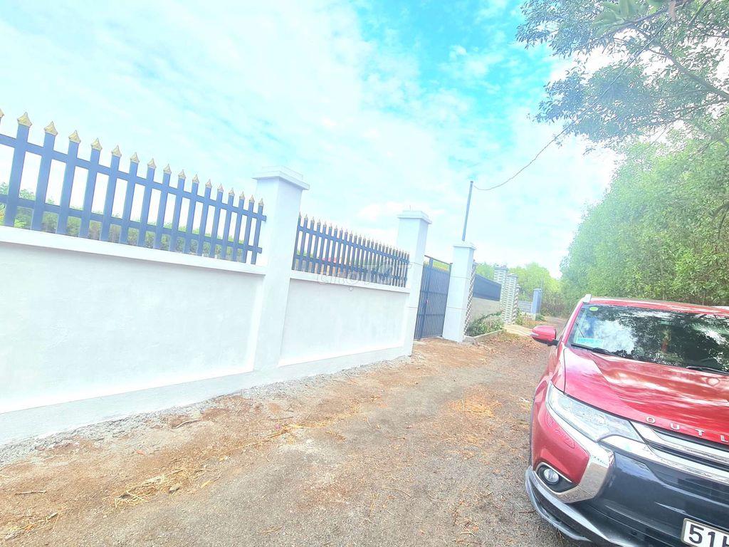 Bán 1000m2 sẵn 60m2 TC đất đỏ Tp.HCM chính chủ