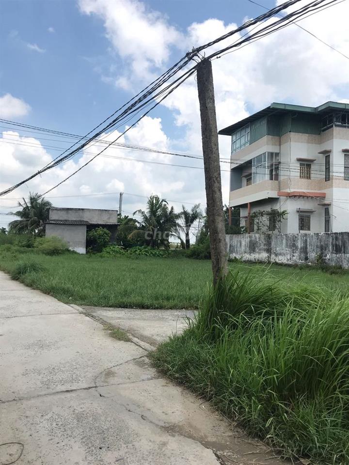Chính chủ cần bán lô đất thổ cư 100% 259,3m2, Mỹ Bình, Tân Trụ Long An