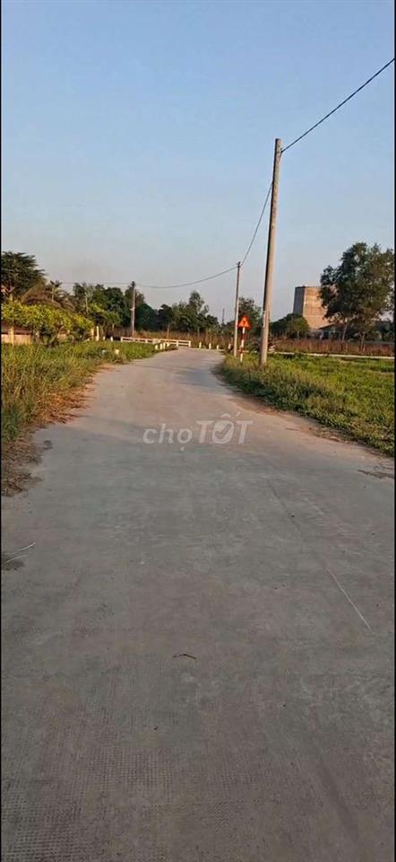 Bán gấp đất mặt tiền Nguyễn Thị Điểm huyện Tân Trụ tỉnh Long An