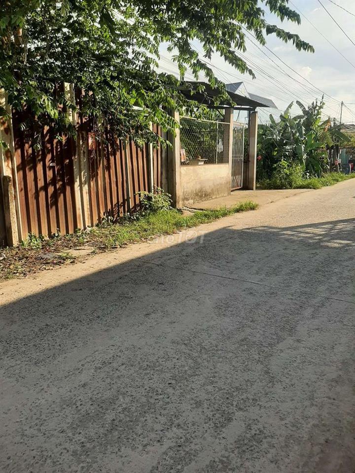 Đất  mặt tiền đường nhựa đức hòa đông