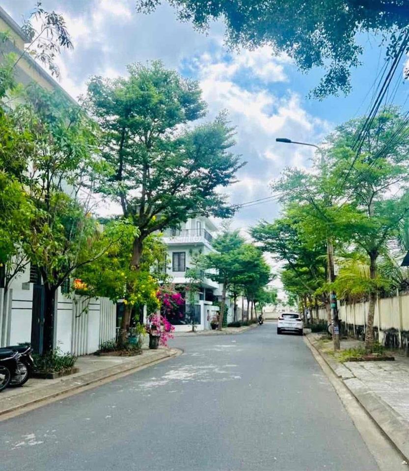 cần bán nhà 2 tầng