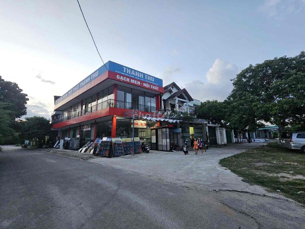Bán nhà ngay ngã tư Hùng Vương & Thanh Hoá