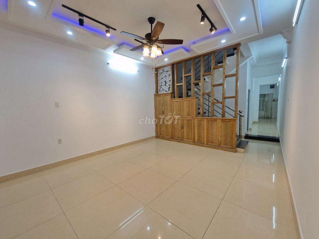 Nhà 2 MT cửa trước sau đường hoàng hoa thám cách biển 2km sỗ hồng sẵn