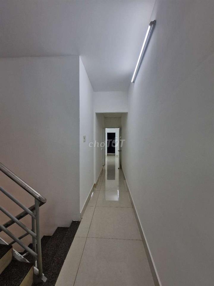 Nhà 2 MT cửa trước sau đường hoàng hoa thám cách biển 2km sỗ hồng sẵn