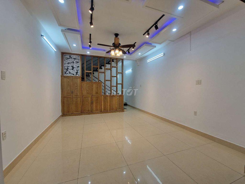Nhà 2 MT cửa trước sau đường hoàng hoa thám cách biển 2km sỗ hồng sẵn