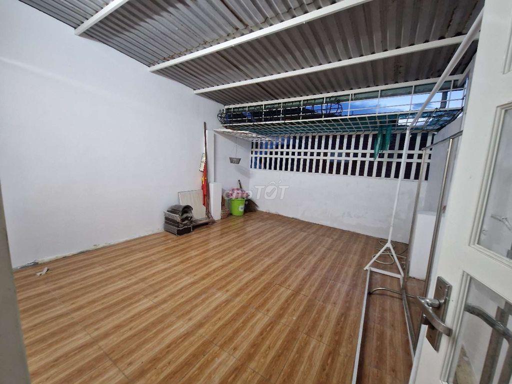 Nhà 2 MT cửa trước sau đường hoàng hoa thám cách biển 2km sỗ hồng sẵn