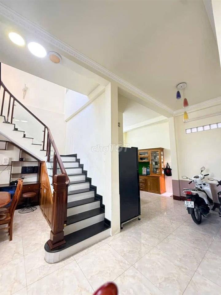 BÁN NHÀ GẦN TRUNG TÂM VIETSO - NHÀ 2 TẦNG x 175M2