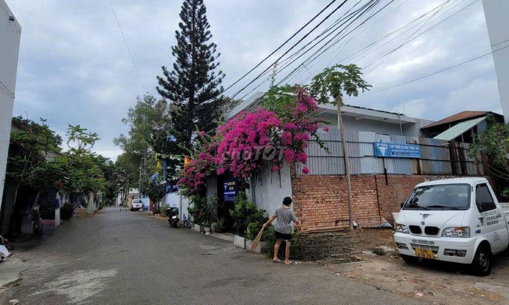 BÁN NHÀ CHỈ TÍNH GIÁ ĐẤT TRẦN BÌNH TRỌNG CÁCH BÃI SAU 500M - 18 TỶ